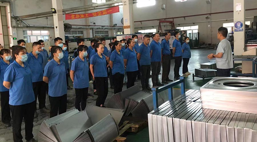 五一放假在即！金環(huán)電器沖壓車間開展早會(huì)強(qiáng)調(diào)工作效率