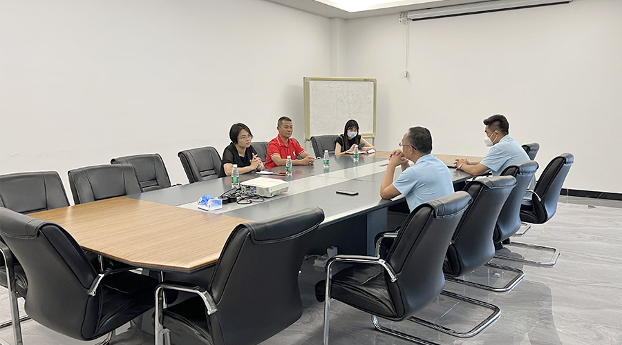 排憂難 提信心！鶴城鎮(zhèn)書記蒞臨金環(huán)電器開展暖企活動(dòng)