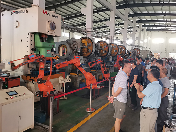 國內(nèi)客戶到廠 國內(nèi)客戶到廠