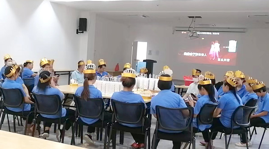 歡聚一堂 溫暖相伴！金環(huán)電器舉辦9月員工生日會