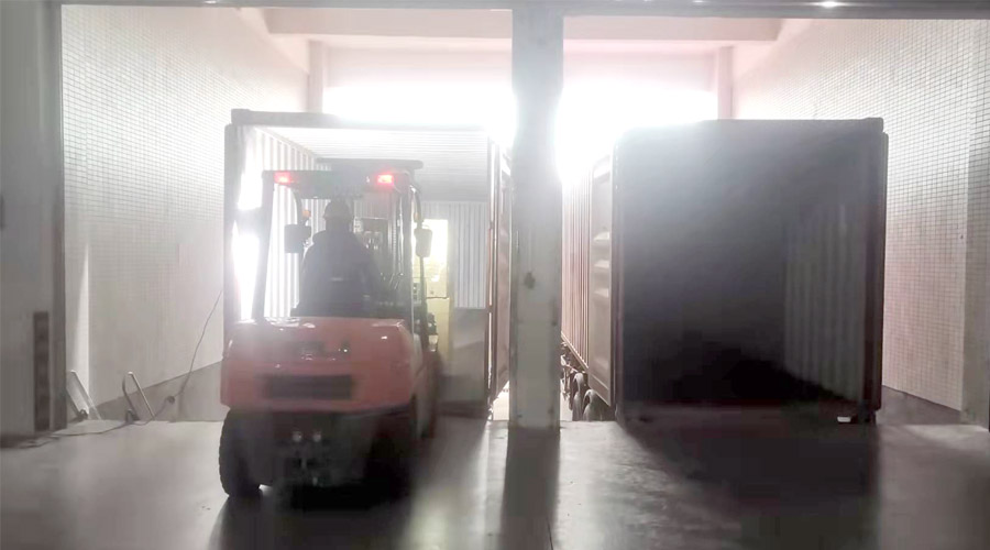 齊心協(xié)力為客戶！春節(jié)期間金環(huán)電器人員加班加點發(fā)貨