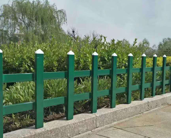 十堰鋅鋼護(hù)欄的怎么生產(chǎn)的呢？